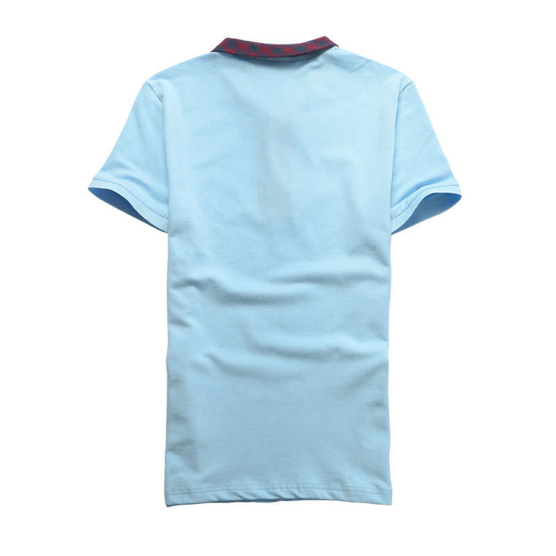 小領時尚T恤衫背面