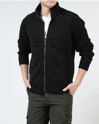 黑色經典毛線袖衛(wèi)衣